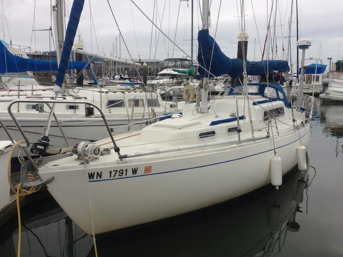 Albin Vega 27 sailboats for sale. Fine small yachts to take you