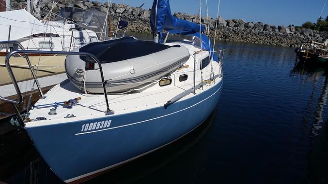 Albin Vega 27 sailboats for sale. Fine small yachts to take you